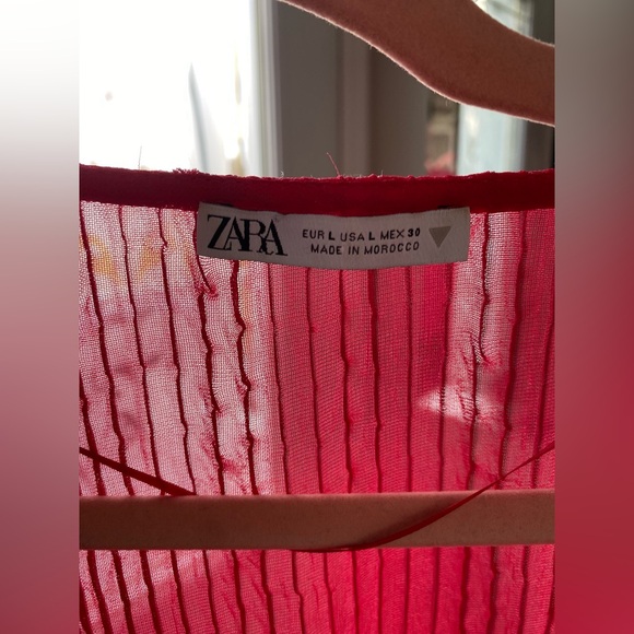 Zara Ruffles Top - Picture 3 of 5